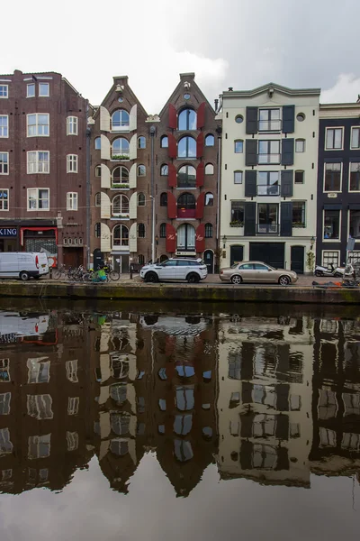 アムステルダム、オランダ。典型的なシティー ビュー — ストック写真