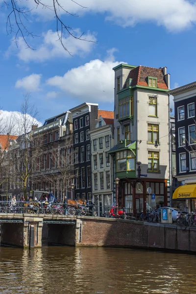 Amsterdam, The Netherlands, April 14, 2012 . Typical urban view spring day — Stock Photo, Image