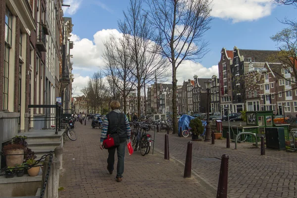 Amsterdam, The Netherlands, April 14, 2012 . Typical urban landscape on a sunny spring day — Stock Photo, Image