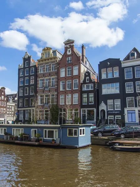 Amsterdam, The Netherlands, April 14, 2012 . Typical urban landscape on a sunny spring day — Stock Photo, Image