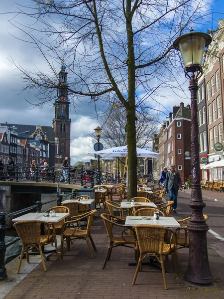 Amesterdão, Países Baixos. A paisagem típica da cidade — Fotografia de Stock