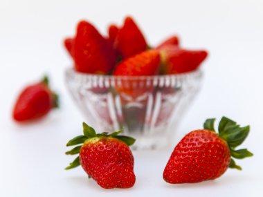 büyük olgun çilek Çilek tablo