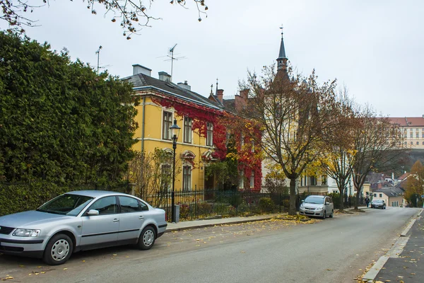 Melk, Avusturya-1 Kasım 2011 tarihinde. Avusturyalı kasaba tipik görünümü — Stok fotoğraf