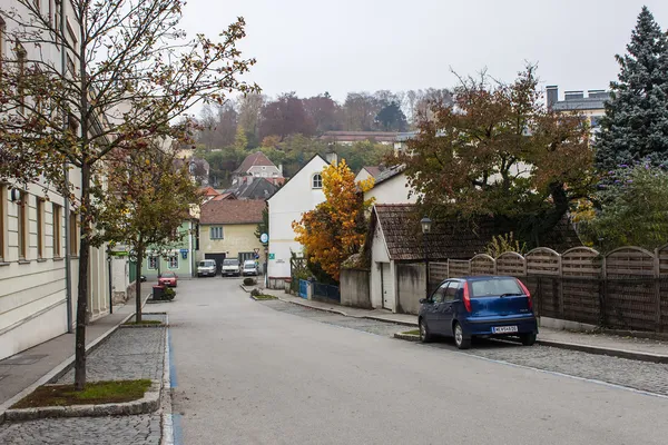 Melk, Oostenrijk, op 1 november 2011. typische weergave van het Oostenrijkse stadje — Stockfoto