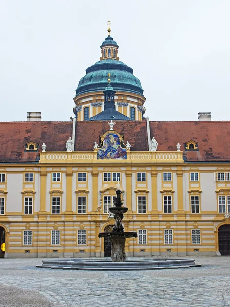 Österrike, gamla kloster i staden melk — Stockfoto