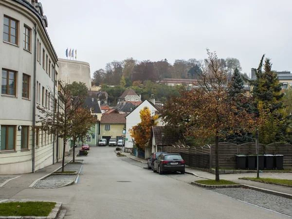 Melk、オーストリアは、2011 年 11 月 1 日。曇り秋午後の典型的な都市ビュー — ストック写真