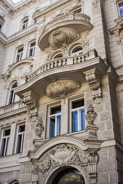 Wiedeń, austria. typowe formy architektoniczne obiektów zabytkowych — Zdjęcie stockowe