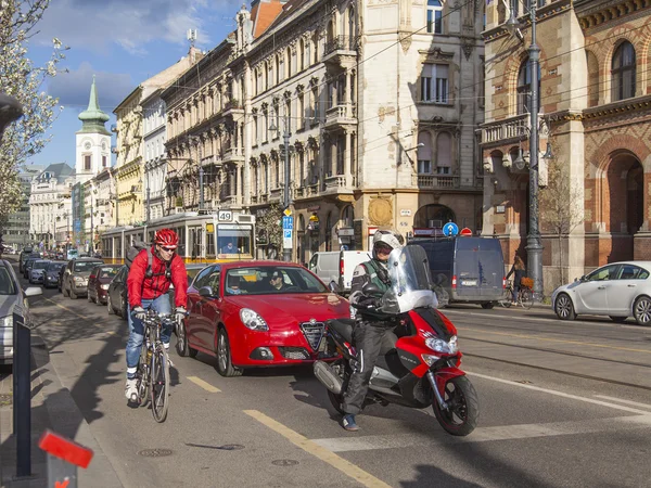 Budapest, Hongarije, 19 maart 2013. typisch stedelijke weergave — Stockfoto