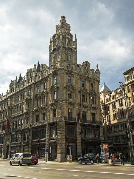 Budapest, Hungría, 19 de marzo de 2013. Vista urbana típica — Foto de Stock