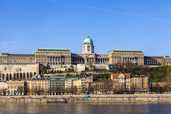 Будапешт, Венгрия. Вид на берег Дуная — стоковое фото