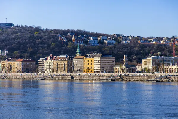 Budapest, Hungría, 20 de marzo de 2014. Vista urbana típica — Foto de Stock