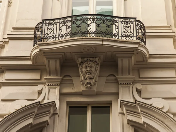 奥地利维也纳。历史建筑的建筑装饰的细节 — 图库照片