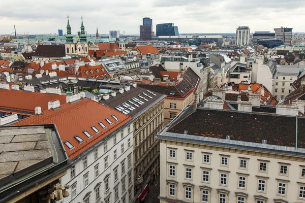 奥地利维也纳。从调查平台圣斯特凡大教堂的城市风景 — 图库照片