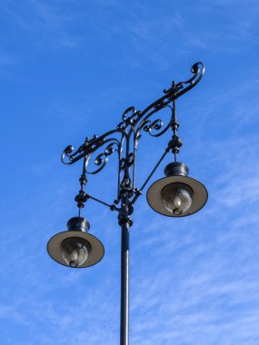 Budapeşte, Macaristan. gökyüzü arka plan üzerinde güzel narin fener