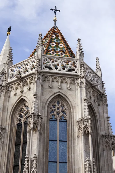 Budapeste, Hungria. Arquitetura de uma catedral de Saint Matiash em Buda — Fotografia de Stock