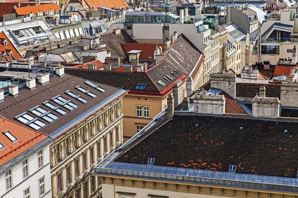 Vienne, Autriche. Vue de la ville depuis une plate-forme d'arpentage de la cathédrale Saint Stefan — Photo
