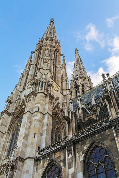 Wien, Österrike. Votiv kirkhe arkitektoniska detaljer — Stockfoto