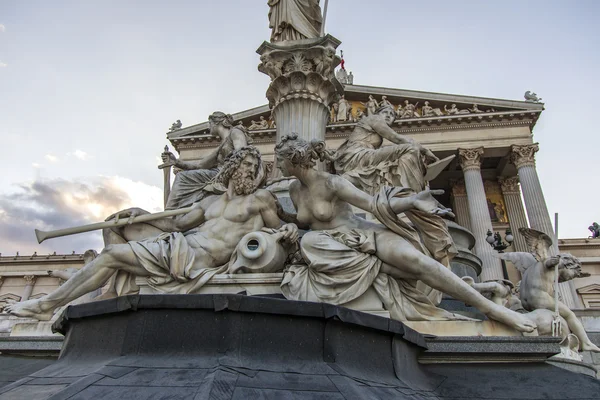 Vienna, Austria, on March 24, 2014. The sculpture decorating a complex of buildings of the Austrian Parliament — Stock Photo, Image