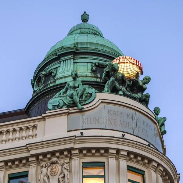 Viena, Austria. Detalles arquitectónicos típicos de edificios históricos — Foto de Stock