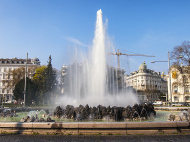 Vienna, Avusturya üzerine 25 Mart 2014. yüksek akış çeşme schwarzenbergplatz üzerinde