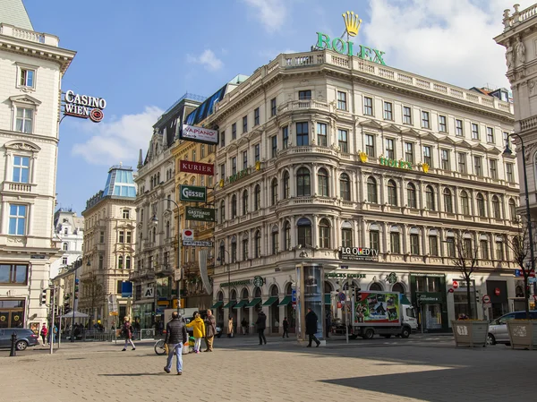 Wenen, Oostenrijk. typisch stedelijke weergave van toeristische gedeelte van de stad — Stockfoto