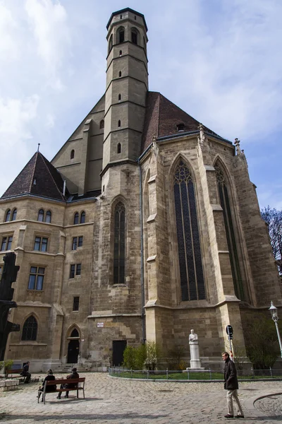 Viena, Austria, 24 de marzo de 2014. Iglesia de Minoritenkirkhe (siglo XIV) ) — Foto de Stock