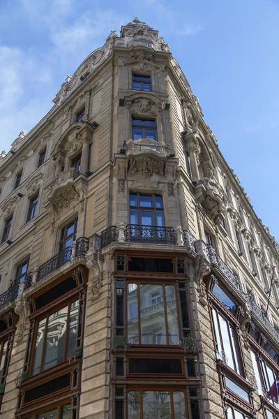 Budapest, Hungría. Fragmentos arquitectónicos de edificios históricos — Foto de Stock