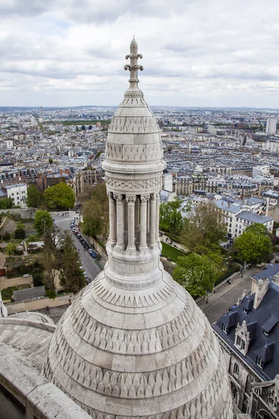 Paris, Frankrijk, 29 april 2013. uitzicht op de stad vanaf het observatie-platform van de basiliek van de sacre coeur in montmartre — Stockfoto