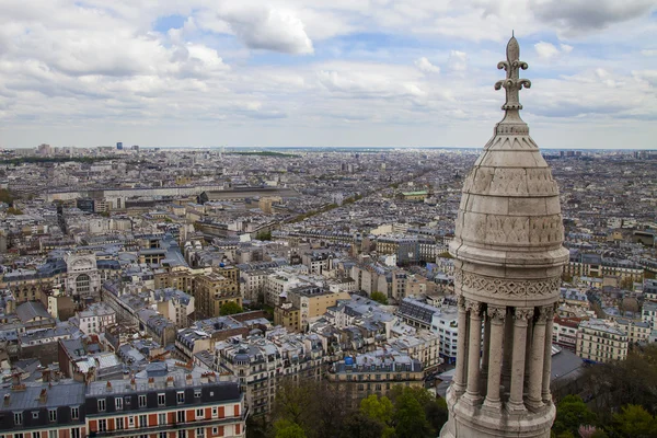 Παρίσι, Γαλλία. θέα της πόλης από την εξέδρα παρατήρησης του η Βασιλική της sacre coeur στη Μονμάρτρη — Φωτογραφία Αρχείου