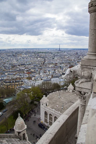 Paříž, Francie. pohled na město od vyhlídková plošina baziliku sacre coeur na Montmartru — Stock fotografie