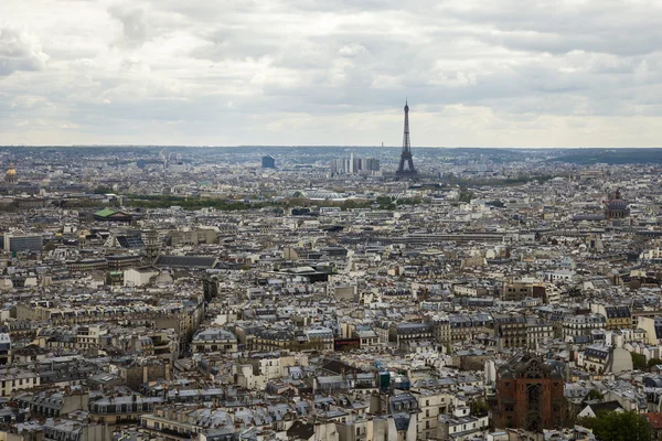 Paris, Frankrijk. uitzicht op de stad vanaf het observatie-platform van de basiliek van de sacre coeur in montmartre — Stockfoto