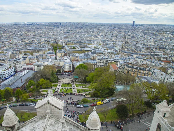 Paris, Fransa. montmartre, Sacré coeur Bazilikası gözlem platformu üzerinden şehir görüntüsü — Stok fotoğraf