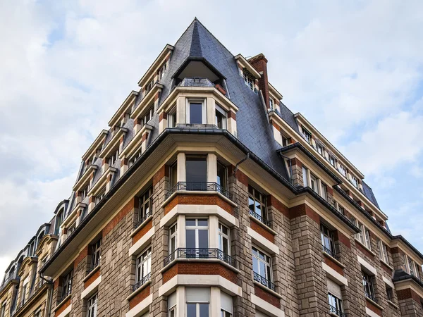Paris, Francja. detale architektoniczne typowych paryskich budynków — Zdjęcie stockowe