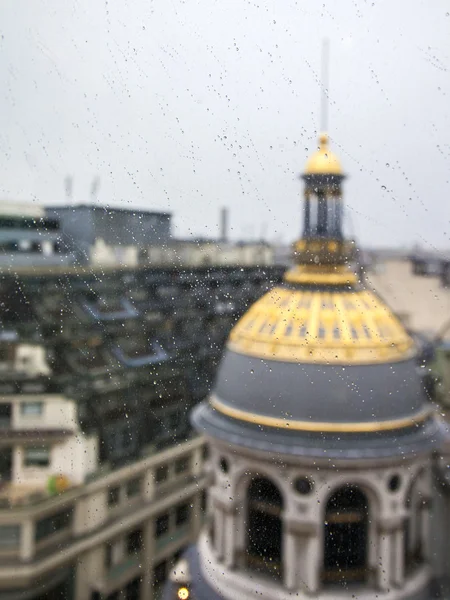 Paris, França. Vista da cidade a partir da plataforma de observação multistory store — Fotografia de Stock