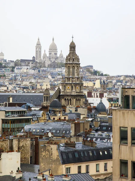 París, Francia. Vista de la ciudad desde la plataforma de observación tienda de varios pisos — Foto de Stock