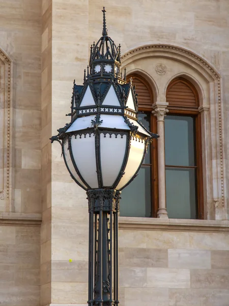 Budapešť, Maďarsko. architektonický detail budovy maďarského parlamentu — Stock fotografie