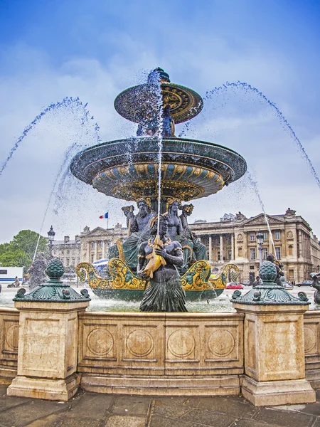 Paříž, Francie, 1. května 2013. fontána v place de la concorde — Stock fotografie