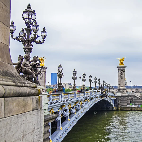 Παρίσι, Γαλλία 1η Μαΐου 2013. Pont Αλέξανδρος ΙΙΙ. αρχιτεκτονικές λεπτομέρειες — Φωτογραφία Αρχείου