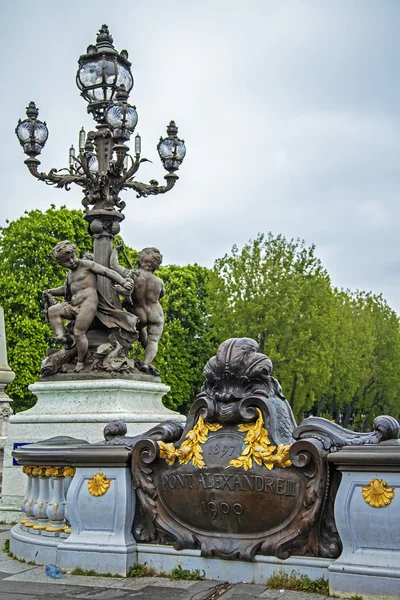 Paris, Fransa, 1 Mayıs 2013. Pont alexandre III. Mimari Detaylar — Stok fotoğraf