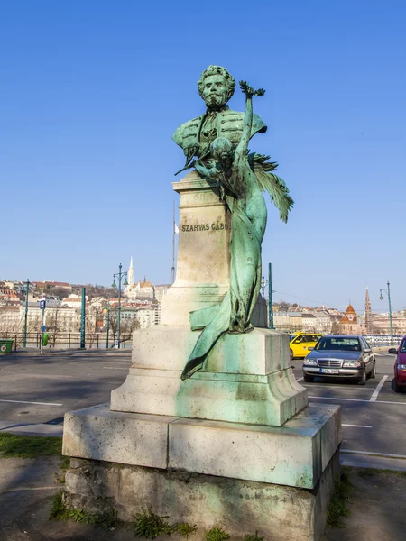 Budapest, Hungría, 22 de marzo de 2014. Escultura en el entorno urbano. Monumento Szarvas Gabor —  Fotos de Stock