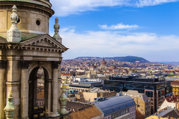 Budapest, Hongrie. Vue de la ville depuis la plateforme d'observation de la basilique Saint-Étienne — Photo