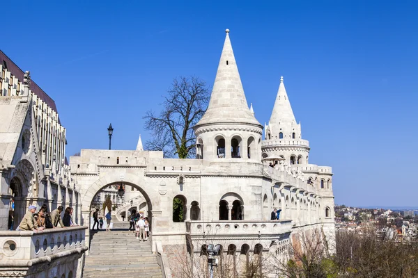 Budapest, Ungheria. Bastione dei pescatori. Bastione dei pescatori è uno dei luoghi più riconoscibili e popolari — Foto Stock