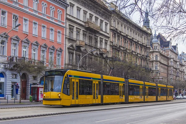 Budapest, Hongarije, 22 maart 2014. typisch stedelijke uitstraling. — Stockfoto