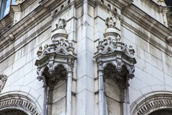 Budapest, ungarisch. typische architektonische Details von Häusern in der historischen Stadt — Stockfoto