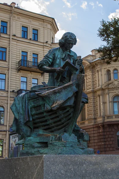 St. Petersburg, Russia, September 22, 2012. Памятник царю-плотнику — стоковое фото