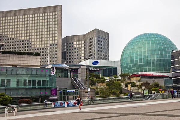 Paris, Francja, zm. 3 maja 2013 roku. nowoczesna architektura, w dzielnicy la Defense — Zdjęcie stockowe