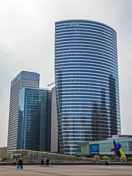 Paris, Frankrijk, 3 mei 2013. moderne architectuur in de wijk la Défense — Stockfoto