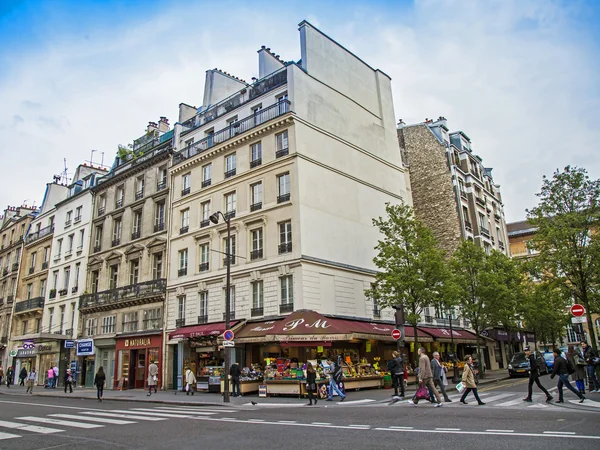 Paris, França, 4 de maio de 2013. Vista urbana típica — Fotografia de Stock