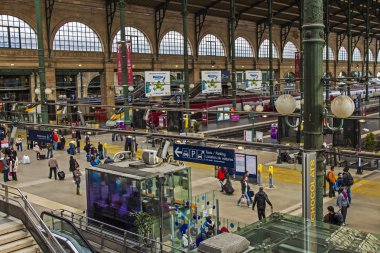 Paris, Fransa, 5 Mayıs 2013. Kuzey İstasyonu (gare du nord önlük göster)