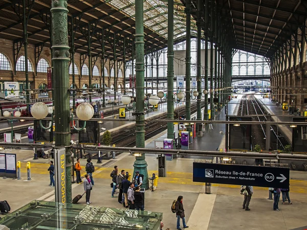 Paris, Fransa, 5 Mayıs 2013. Kuzey İstasyonu (gare du nord önlük göster)